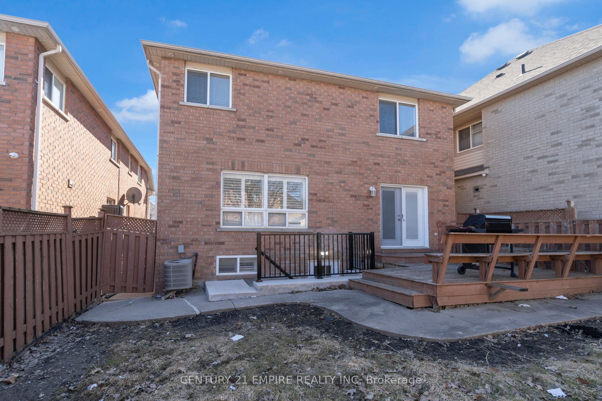 367 Edenbrook Hill Drive, Brampton, ON L7A 2N4