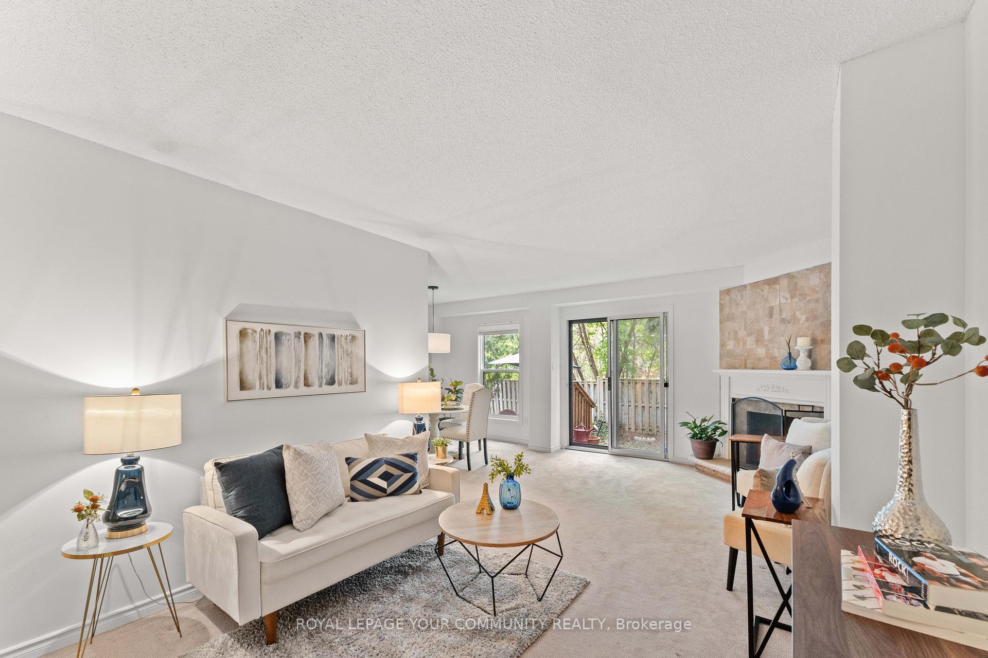 6 Bedrooms Condo at 2655 Gananoque, Mississauga For sale