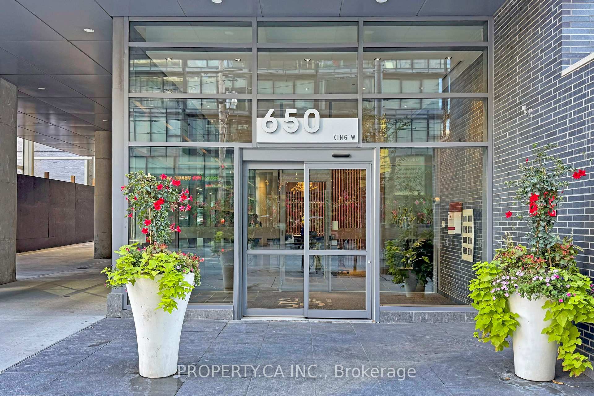 1 Bedroom Condo at 650 King, Toronto For sale