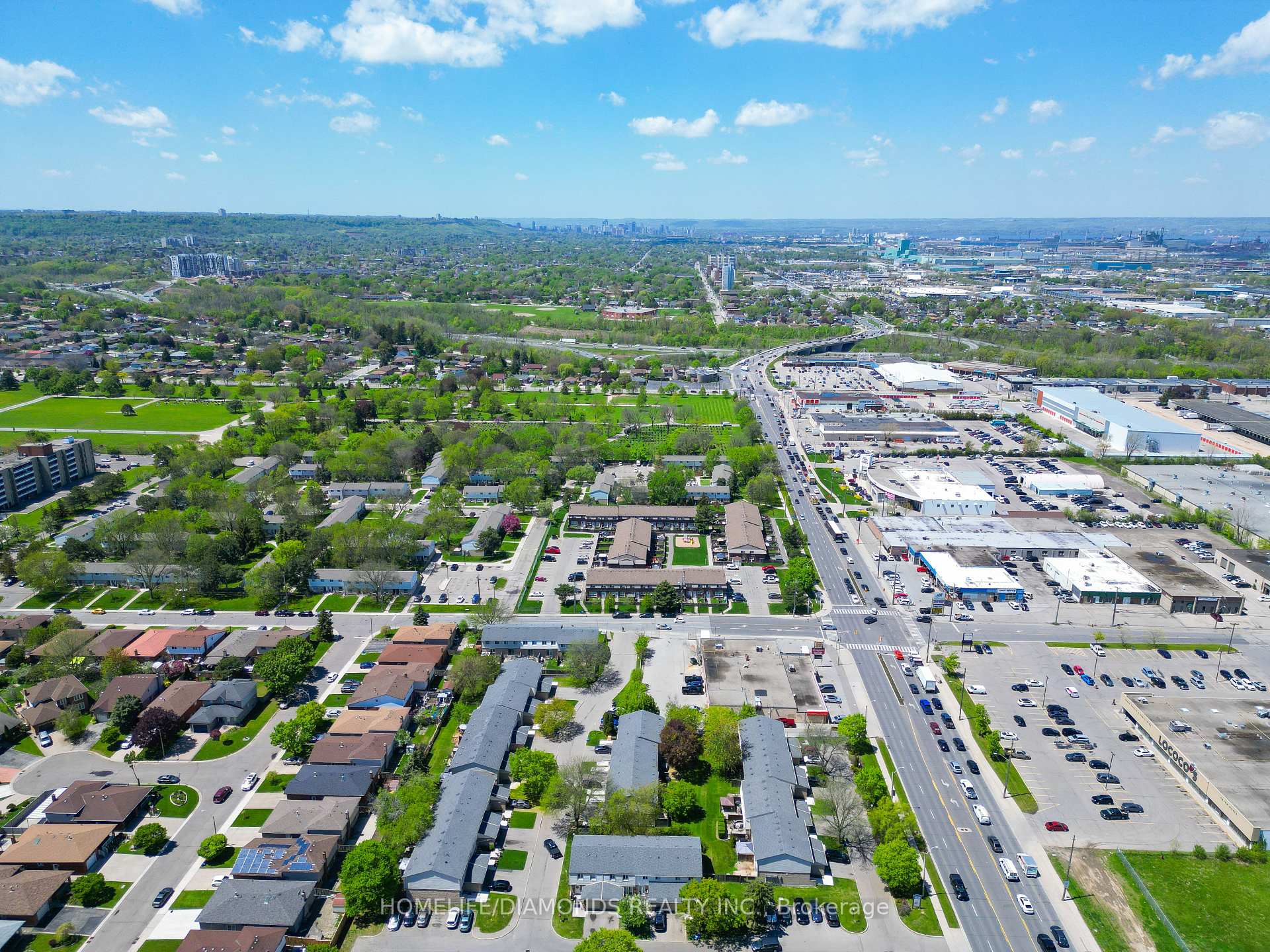 3 Bedrooms Condo at 262 KENORA, Hamilton For sale