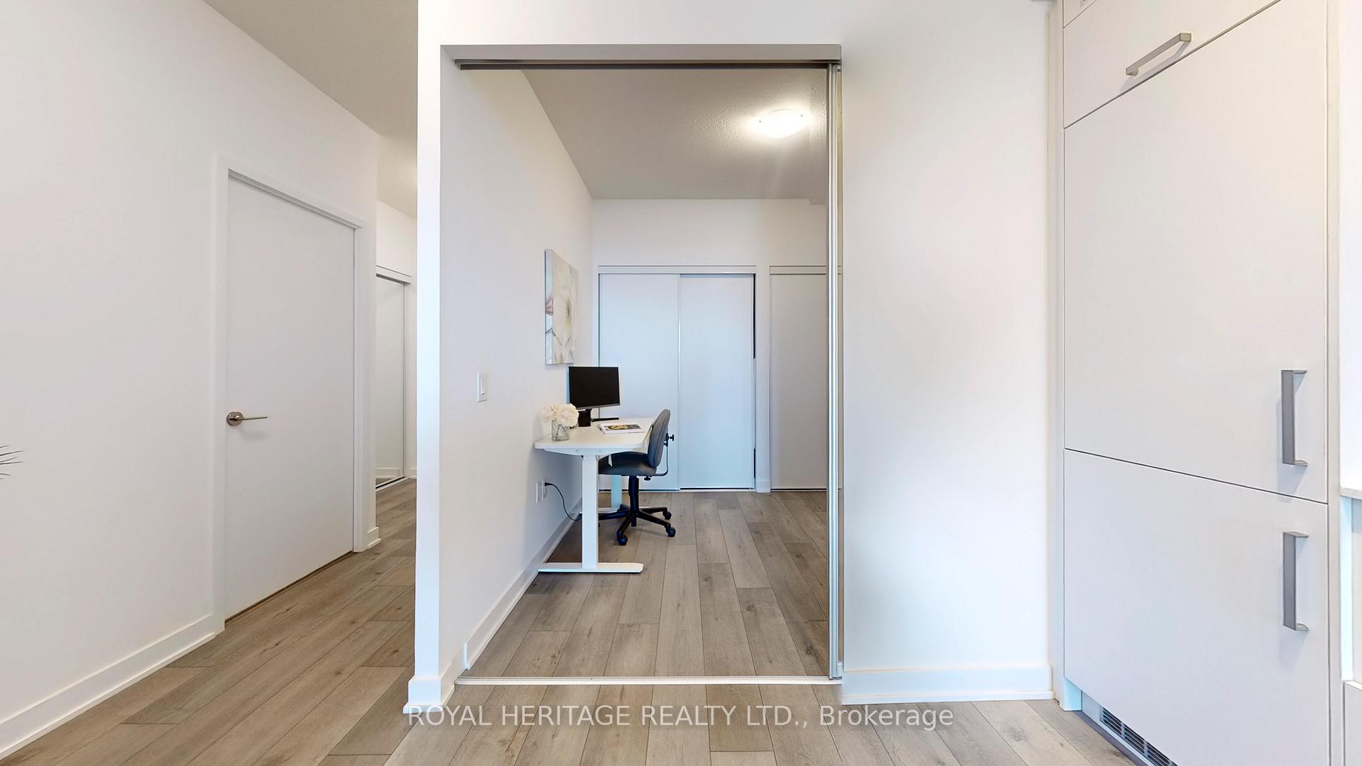 2 Bedrooms Condo at 10 Honeycrisp,  Vaughan For sale