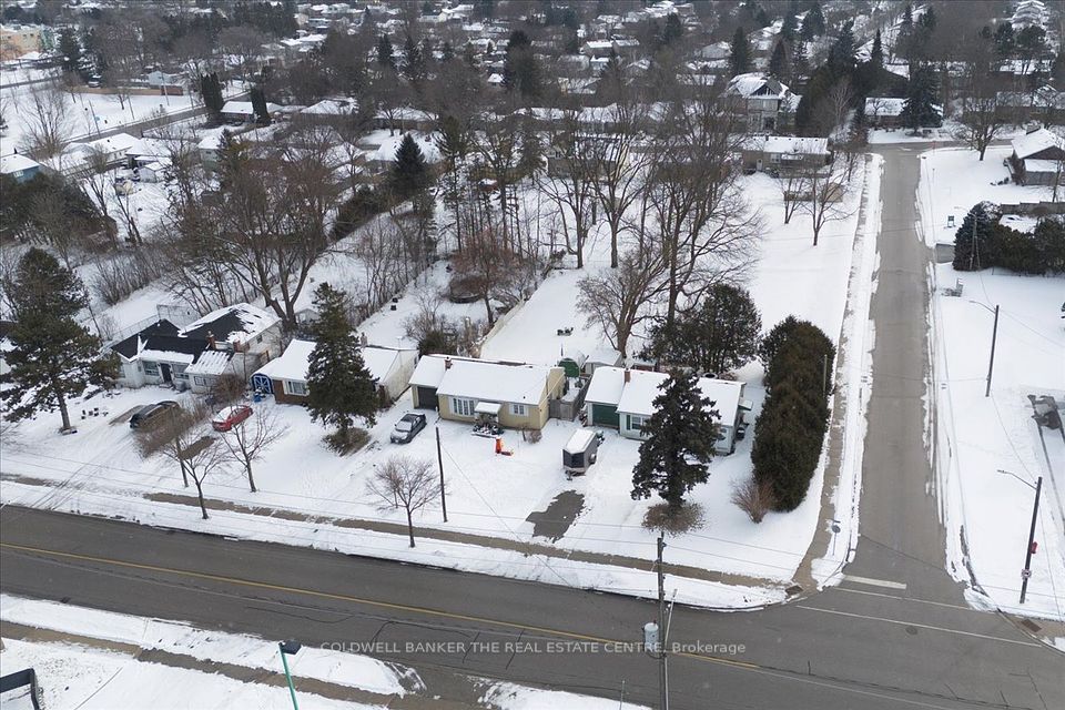 https://trreb-image.ampre.ca/dQ9w_Owhn8Qls8Cl61vccp05PuTo8t5k7h44EEXBzvE/rs:fit:960:960/wm:.5:so:0:50:.4/wmsh:10/wmt:PHNwYW4gZm9yZWdyb3VuZD0nd2hpdGUnIGZvbnQ9JzY4Jz5DT0xEV0VMTCBCQU5LRVIgVEhFIFJFQUwgRVNUQVRFIENFTlRSRSwgQnJva2VyYWdlPC9zcGFuPg/L3RycmViL2xpc3RpbmdzLzQwLzkxLzU5LzQ4L3AvOTNmN2M5MjAtMDdmNi00MTI0LWE4ODctNjkyZWM2MTIxOTZjLmpwZw.jpg