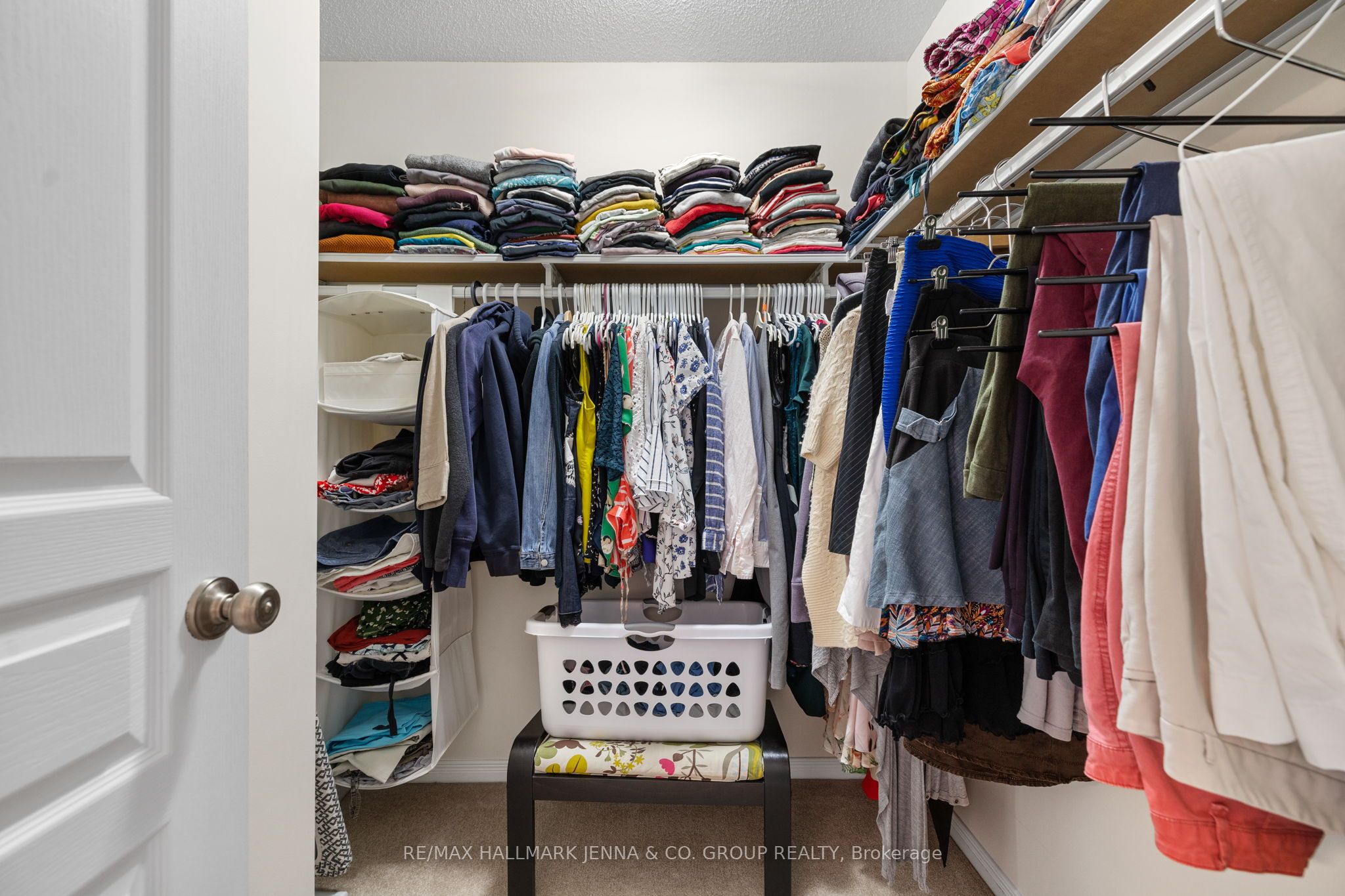 720 Oakglade Avenue, Kanata, ON K2M 0B3