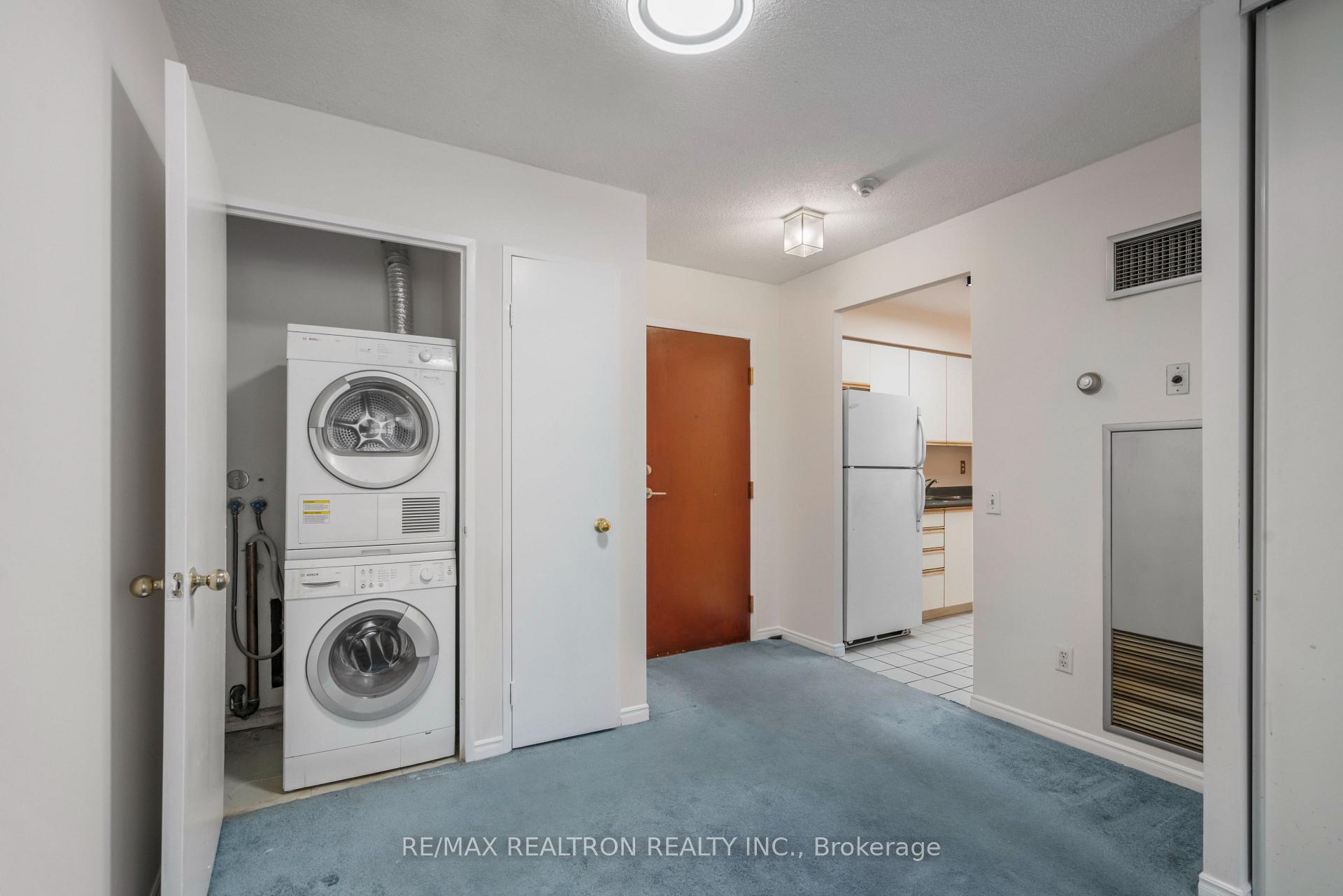 1 Bedroom Condo at 91 Townsgate,  Vaughan For sale