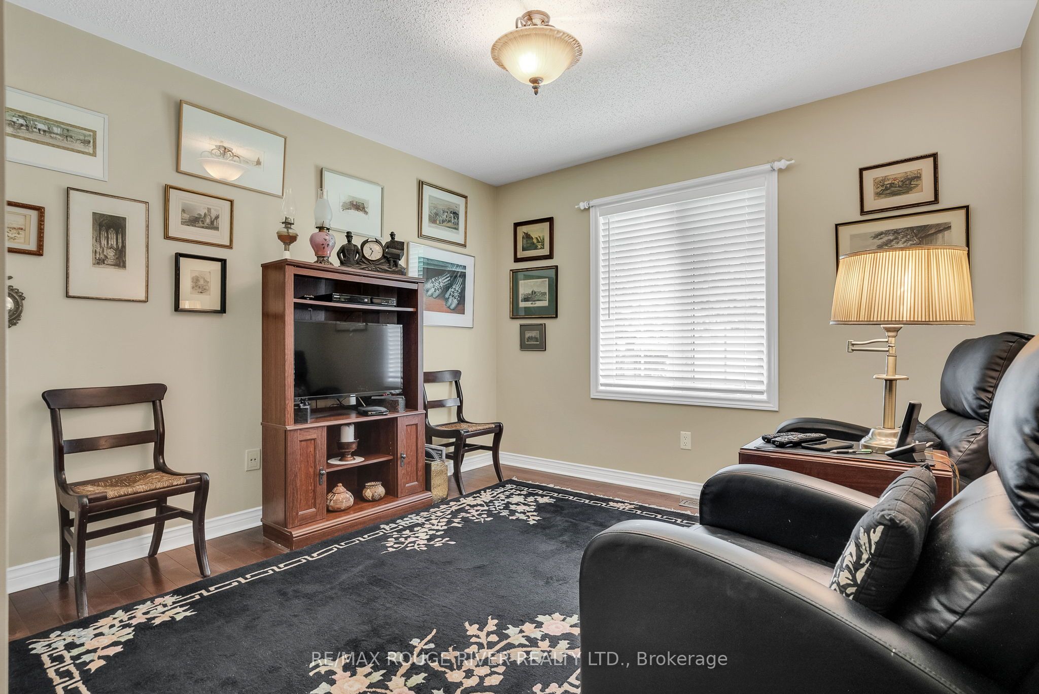 8 Sunrise Court