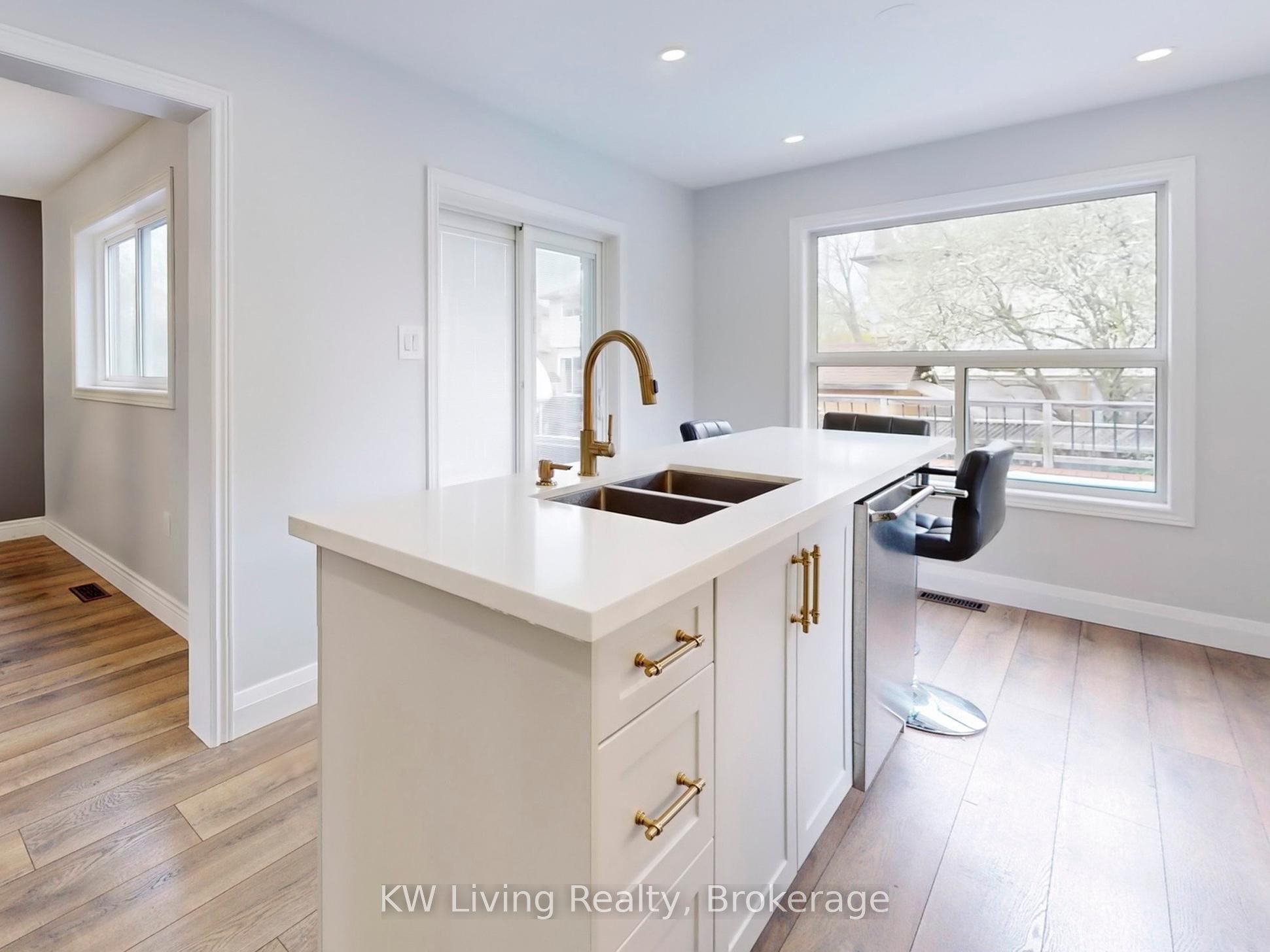 18 Amberview Drive