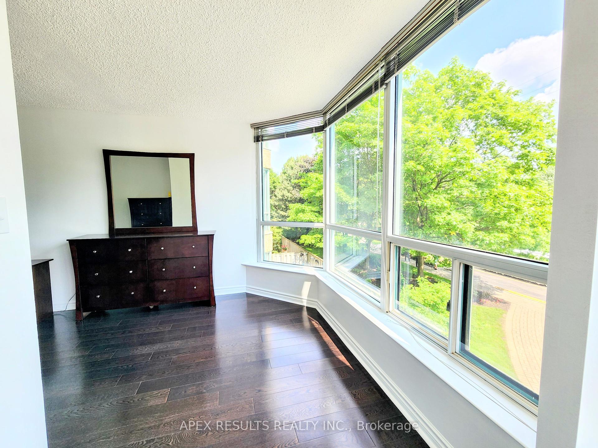 1 Bedroom Condo at 1276 Maple Crossing, Burlington For sale