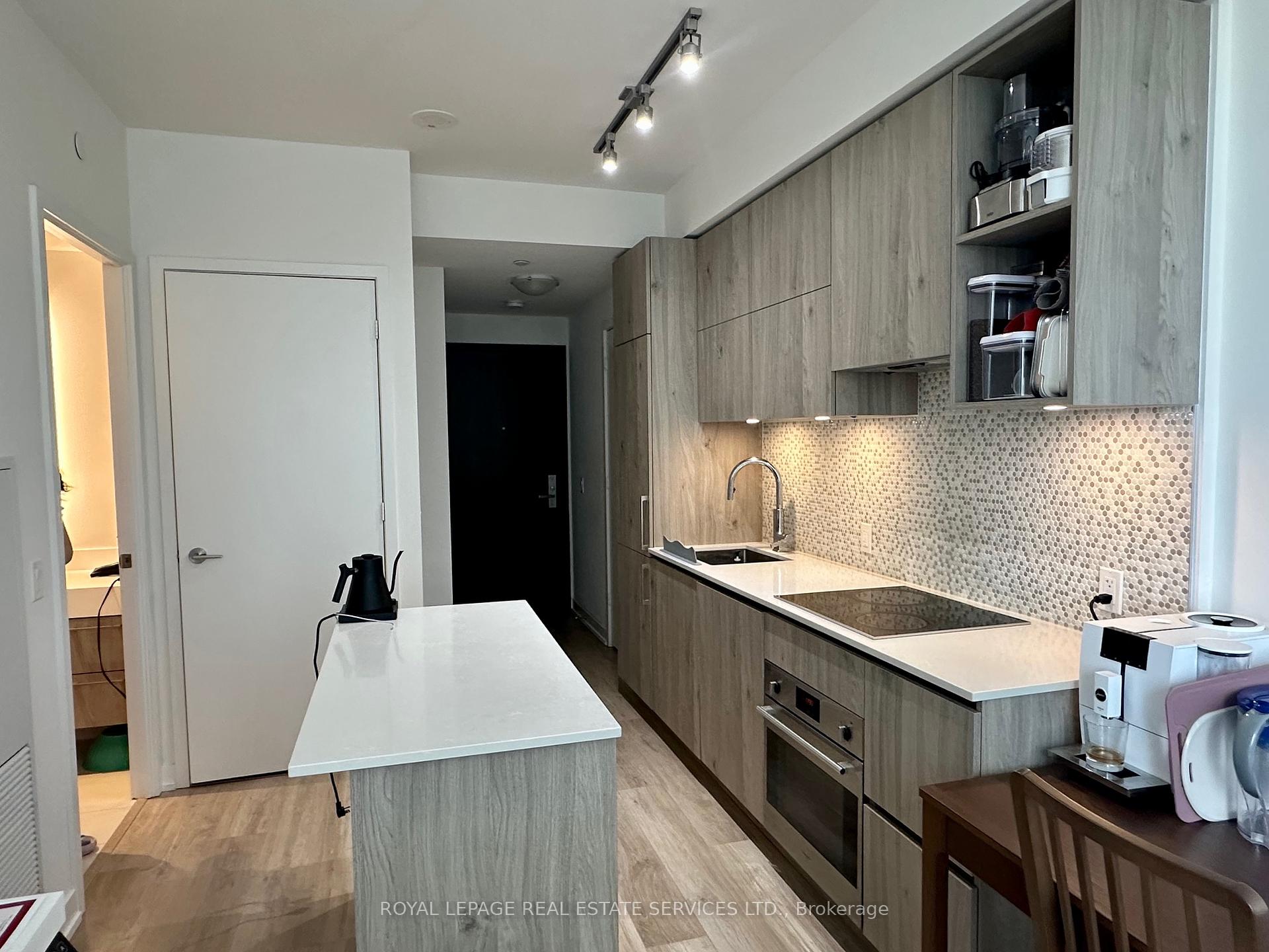 2 Bedrooms Condo at 1 Yorkville, Toronto For sale