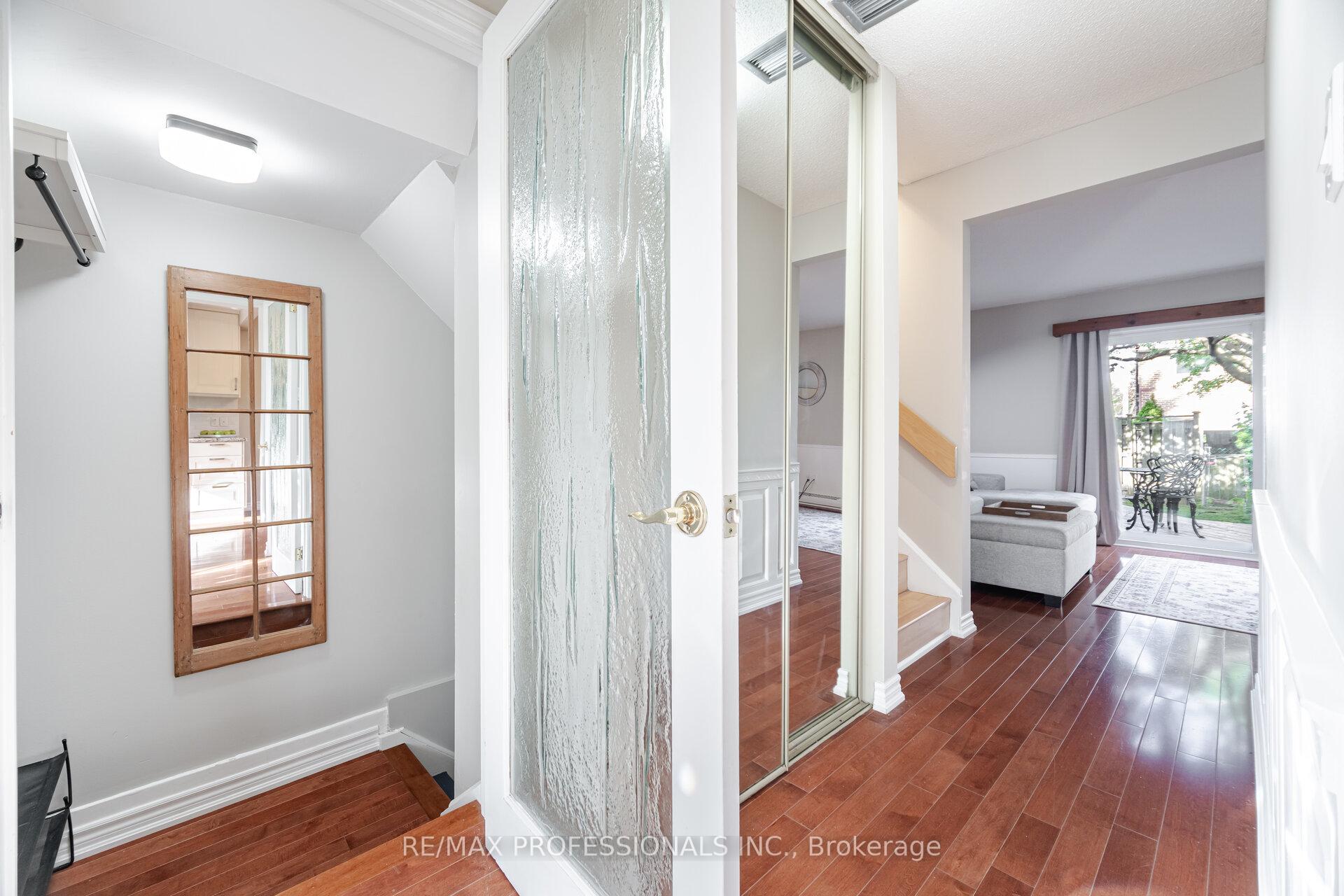 3 Bedrooms Condo at 582 Renforth, Toronto For sale