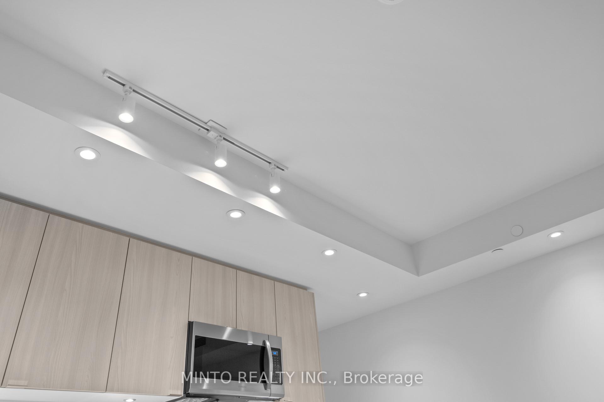 2 Bedrooms Condo at 1928 Lakeshore,  Toronto For sale