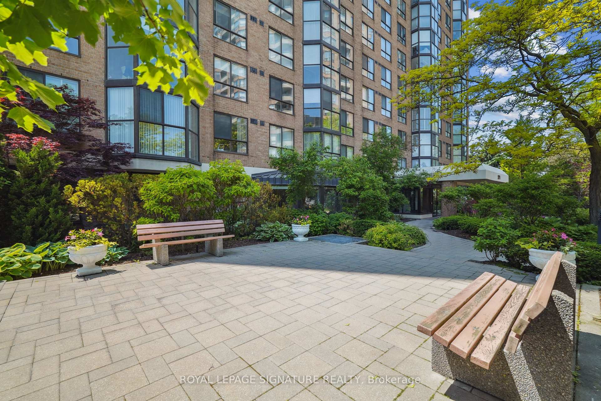 2 Bedrooms Condo at 271 Ridley, Toronto For sale