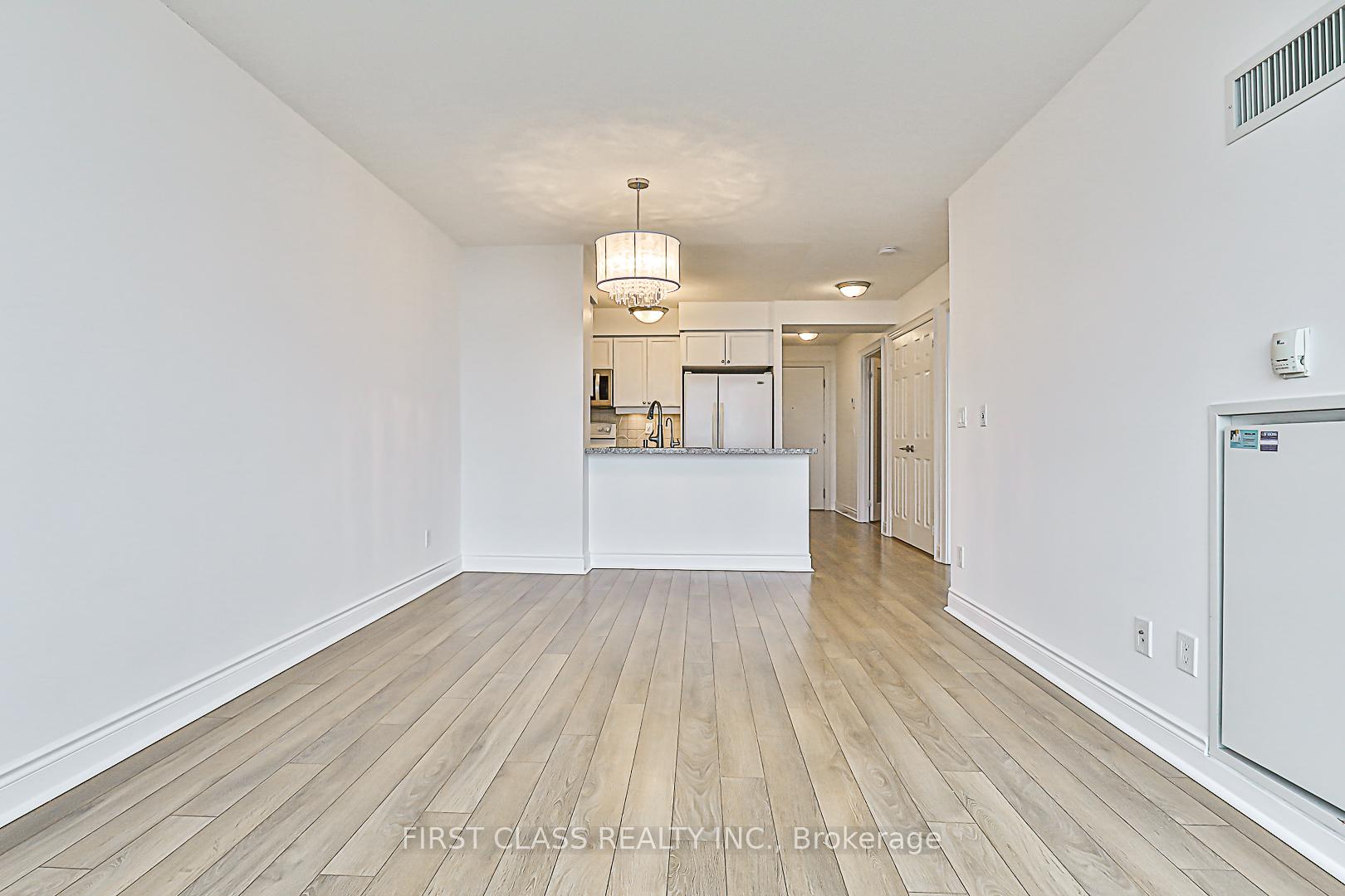 2 Bedrooms Condo at 15 Greenview,  Toronto For sale