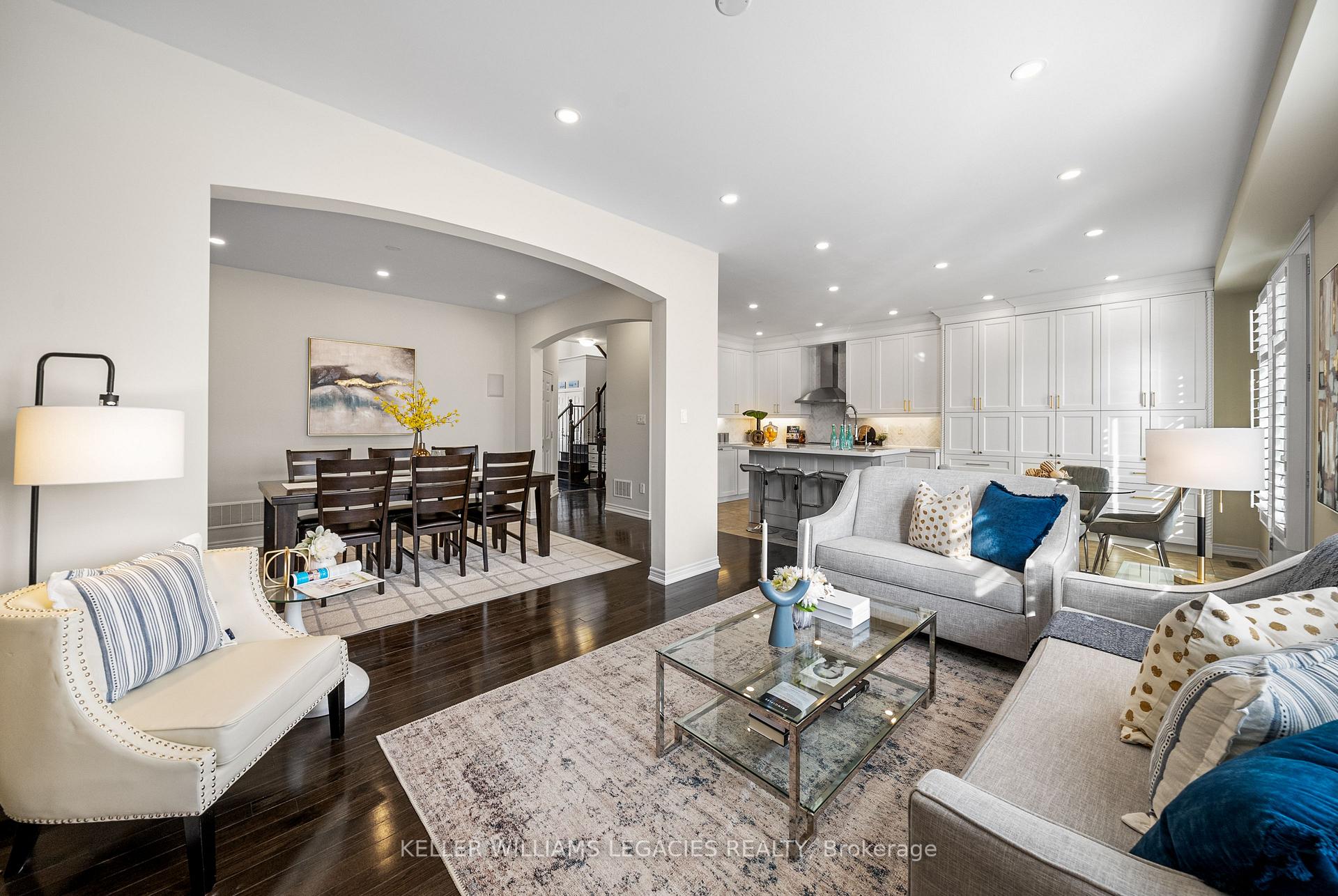 17 Mansard Drive, Richmond Hill, ON L4E 0L8