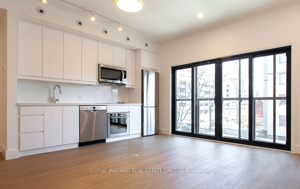 415 Roncesvalles Avenue