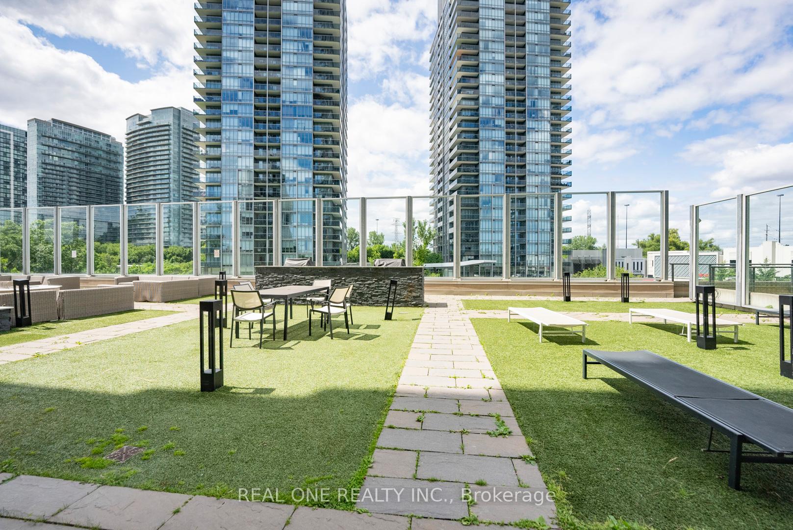 1 Bedroom Condo at 36 Park Lawn, Toronto For sale