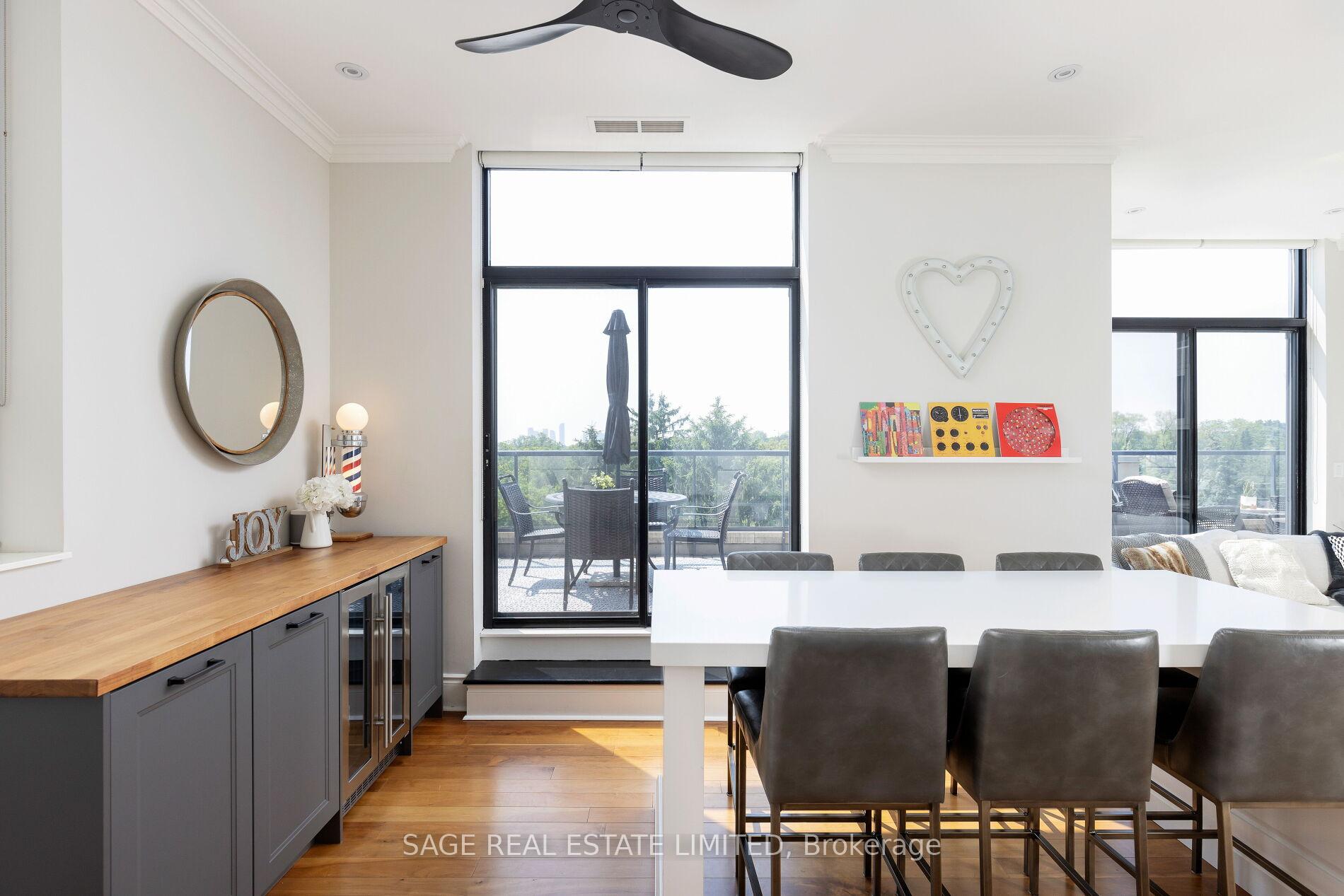 2 Bedrooms Condo at 25 Earlington, Toronto For sale