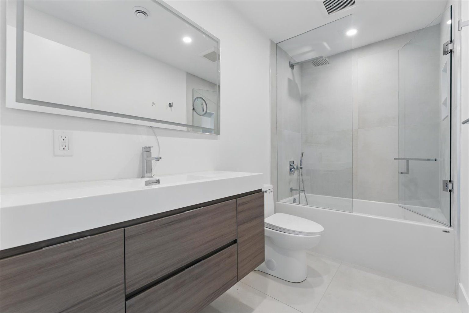 1064 Dufferin Street Rear Garden Suite