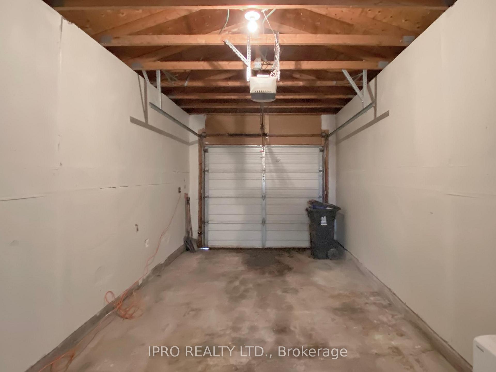 4 Bedrooms Condo at 61 Plum Tree, Toronto For sale