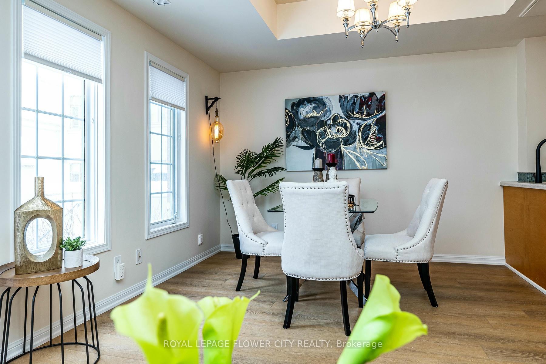 2 Bedrooms Condo at 11 Niagara,  Toronto For sale