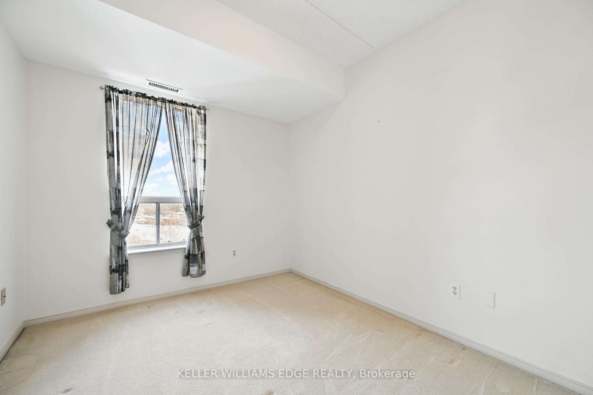 2 Bedrooms Condo at 2085 Amherst Heights,  Burlington For sale