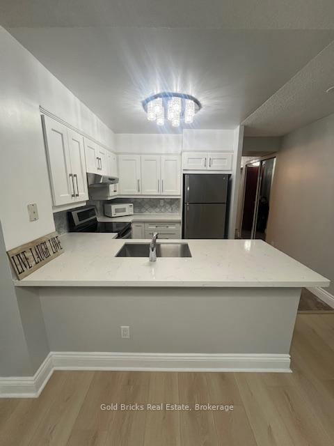 2 Bedrooms Condo at 750 Bay,  Toronto For sale