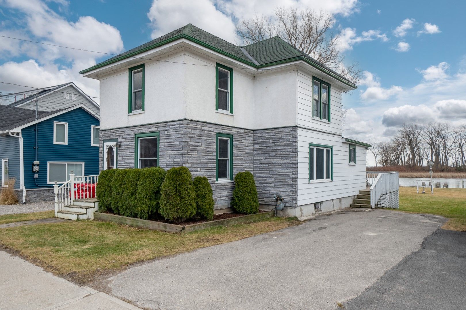 163 Main Street Prince Edward County Ontario K0K 3L0