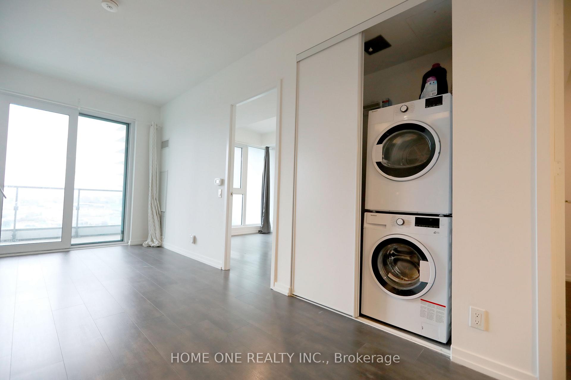 2 Bedrooms Condo at 1000 Portage,  Vaughan For sale