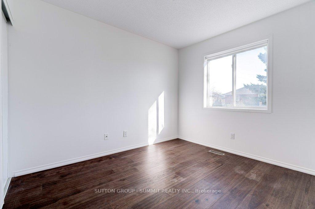 3 Bedrooms Condo at 1489 Heritage,  Oakville For sale