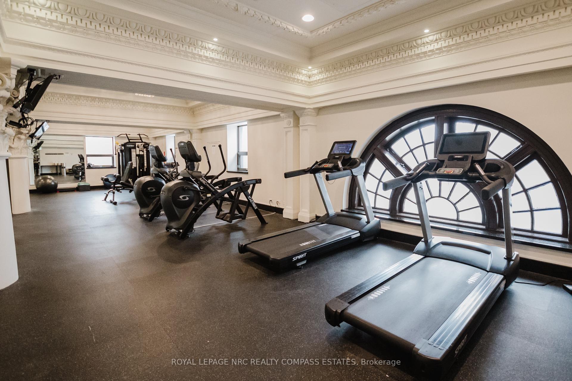 2 Bedrooms Condo at 118 King,  Hamilton For sale