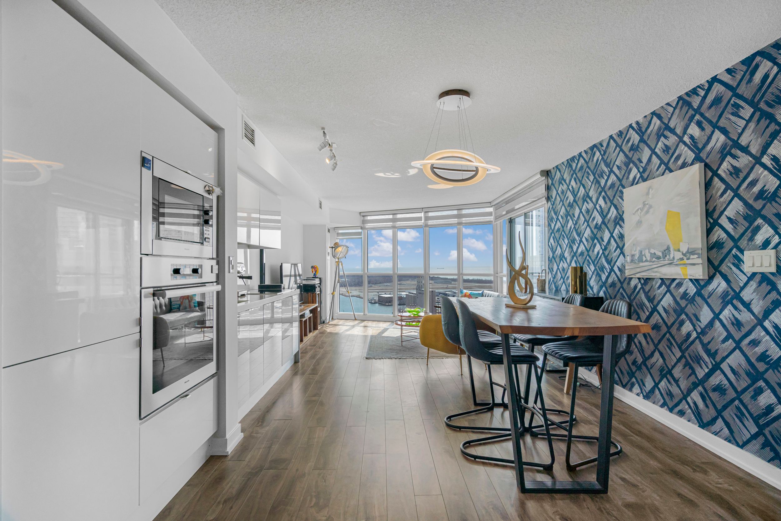 21 Iceboat Terrace 2909