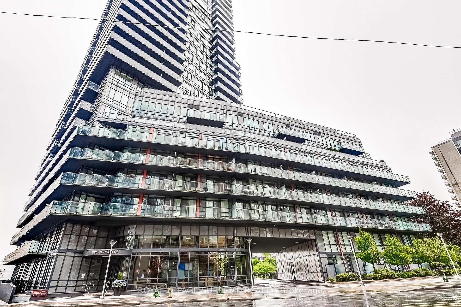 2 Bedrooms Condo at 825 Church, Toronto For sale