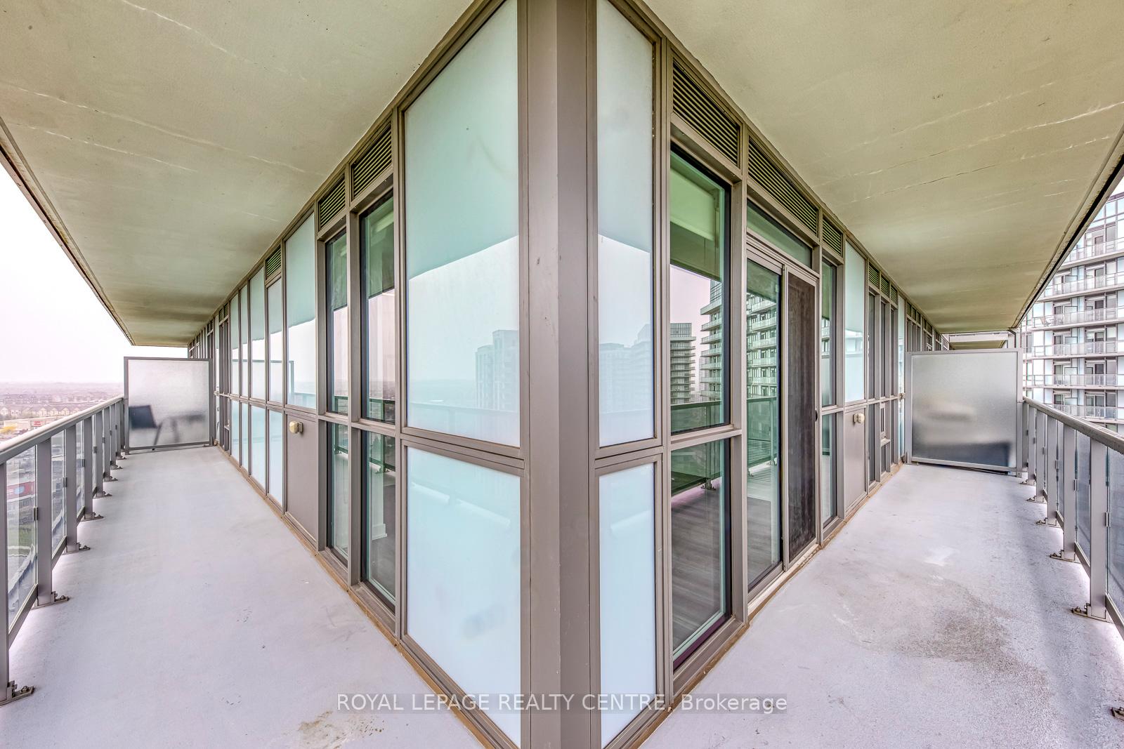 2 Bedrooms Condo at 4633 Glen Erin, Mississauga For sale