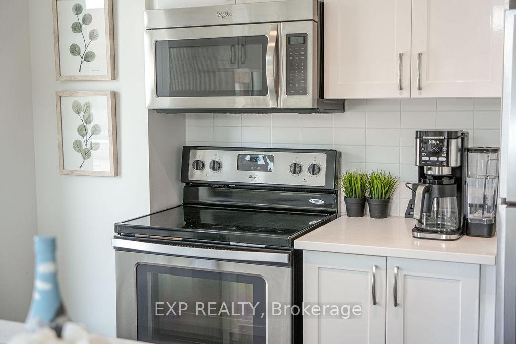 2 Bedrooms Condo at 68 Merton, Toronto For sale