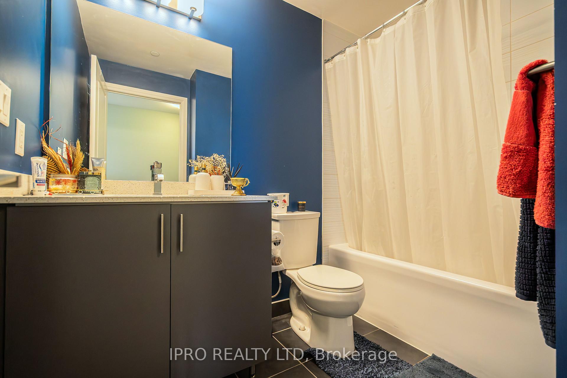 2 Bedrooms Condo at 3600 Hwy 7,  Vaughan For sale