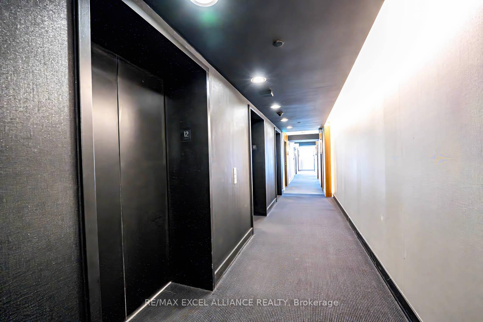 2 Bedrooms Condo at 75 Queens Wharf,  Toronto For sale