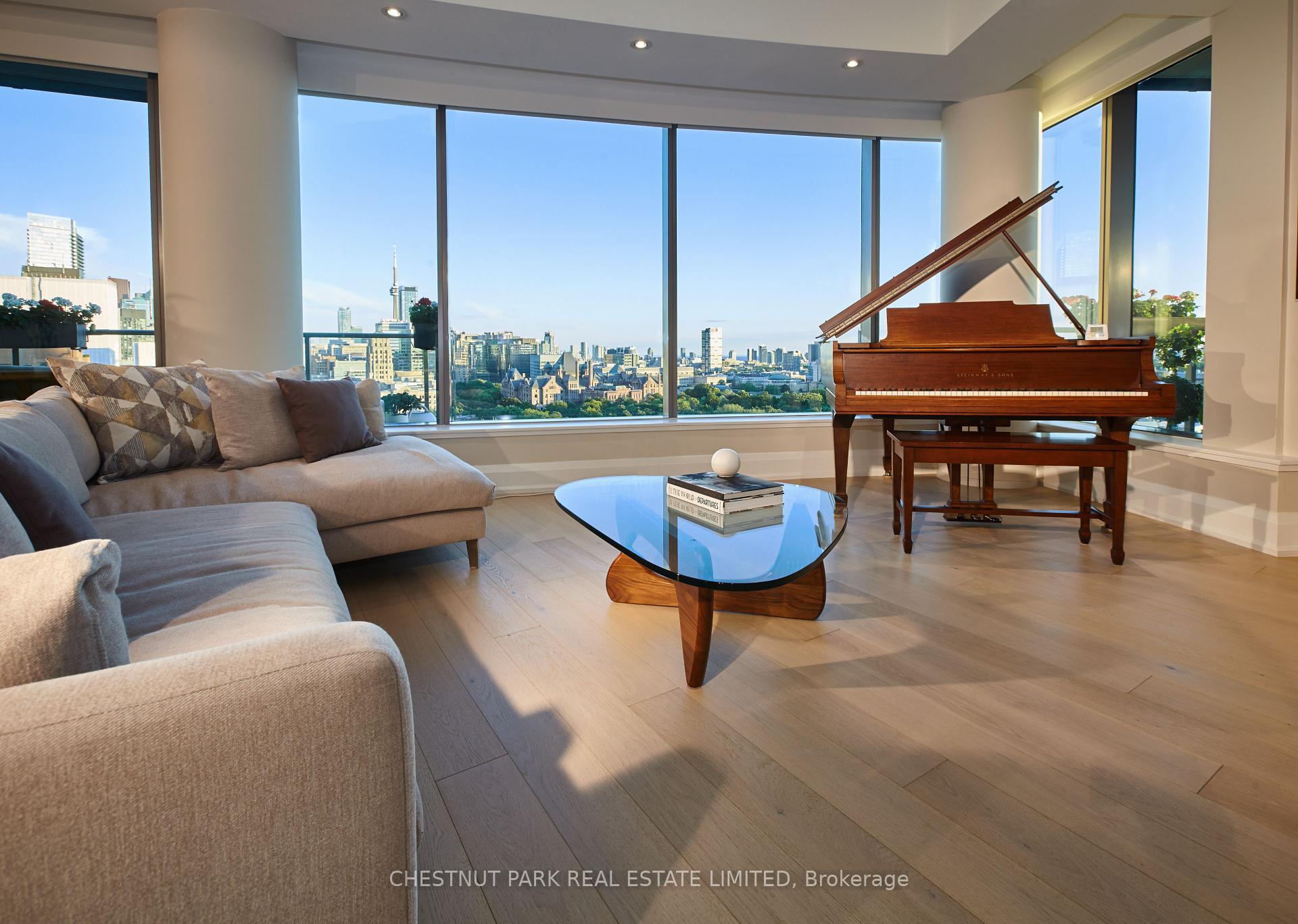 2 Bedrooms Condo at 77 Charles, Toronto For sale