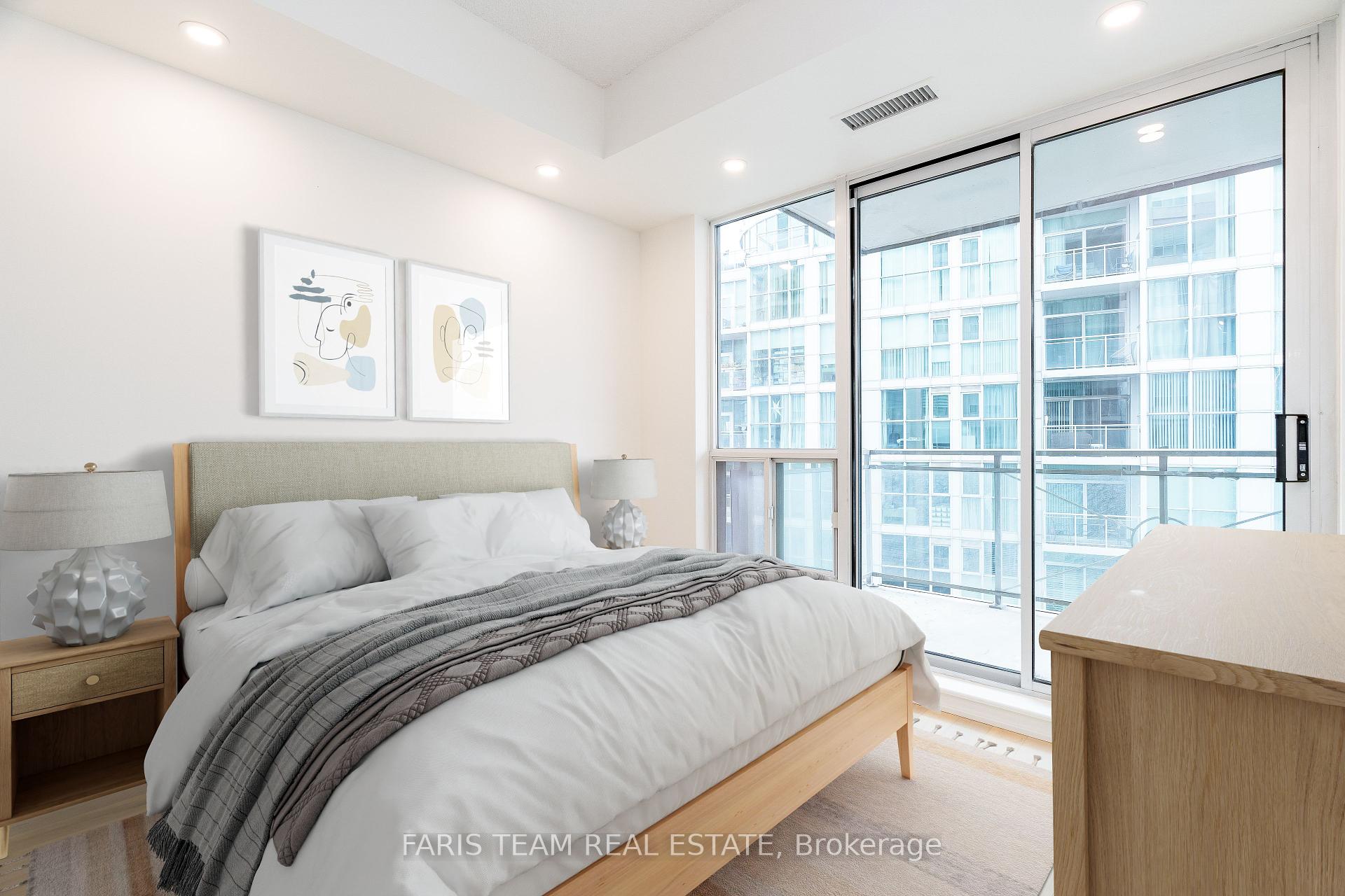 2 Bedrooms Condo at 88 Palace Pier,  Toronto For sale