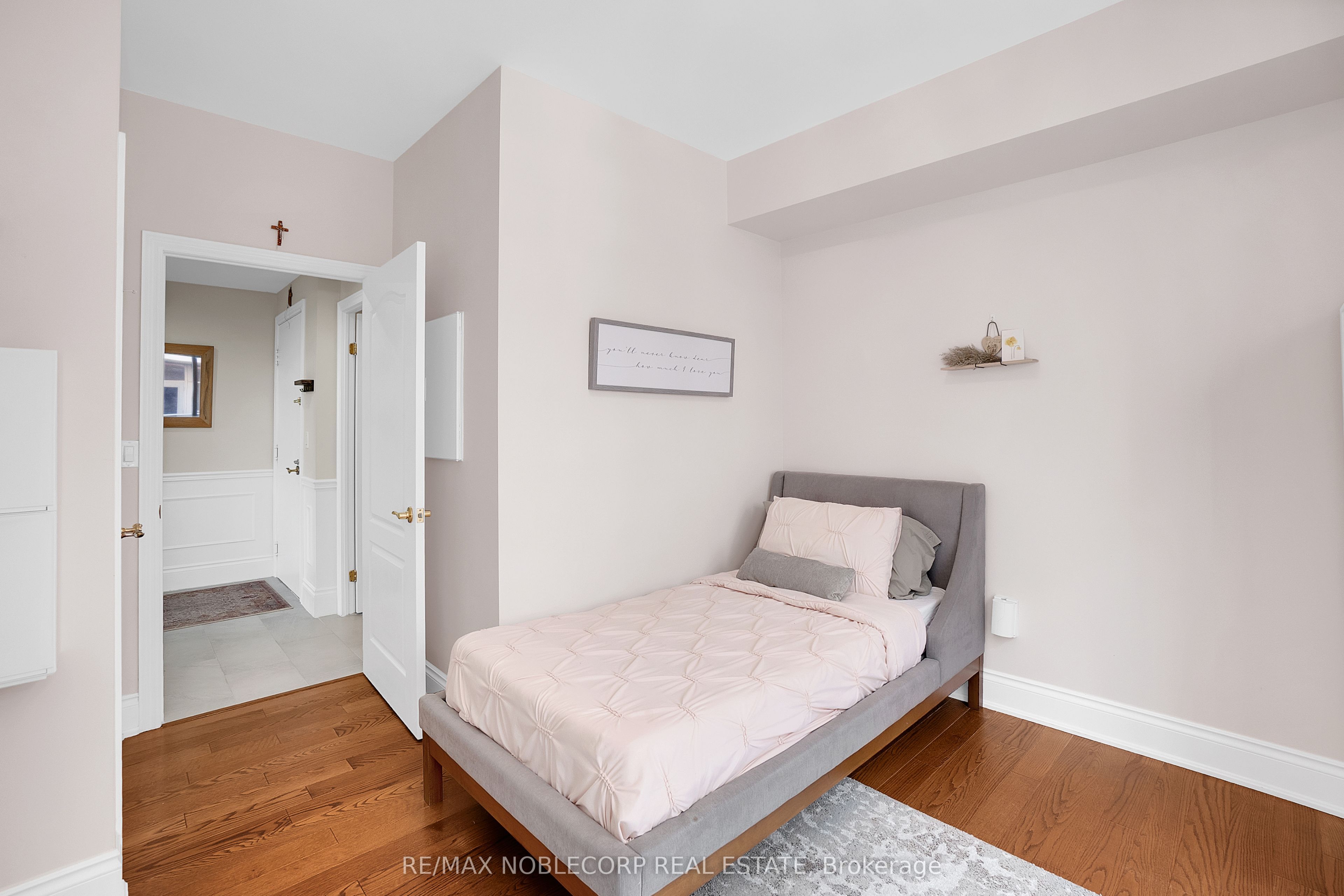 53 Woodbridge Avenue, #419