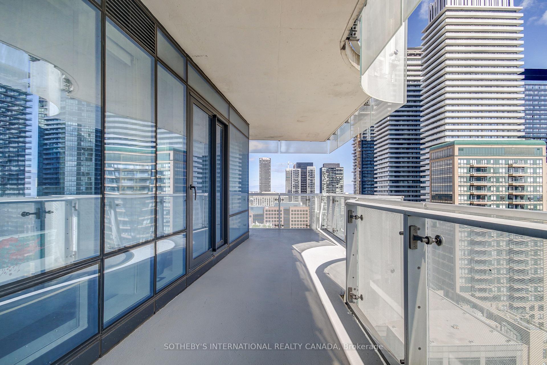 2 Bedrooms Condo at 1 Bloor, Toronto For sale