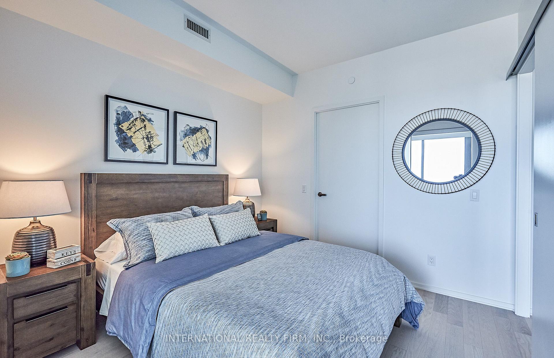 2 Bedrooms Condo at 16 Bonnycastle, Toronto For sale