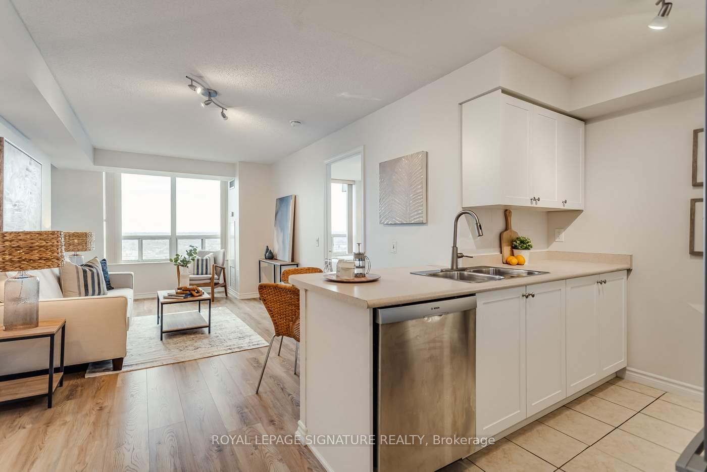 2 Bedrooms Condo at 55 Strathaven, Mississauga For sale