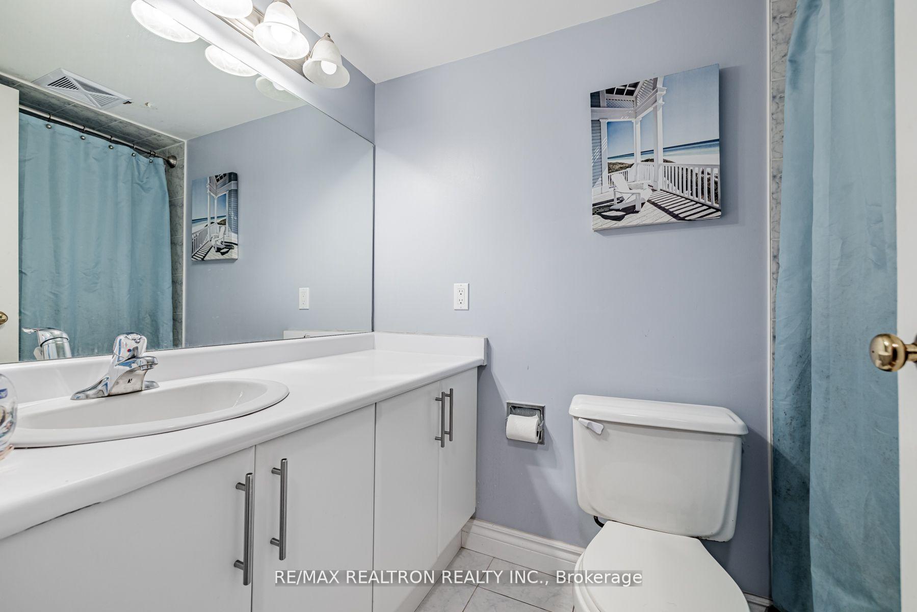 2 Bedrooms Condo at 7440 Bathurst,  Vaughan For sale