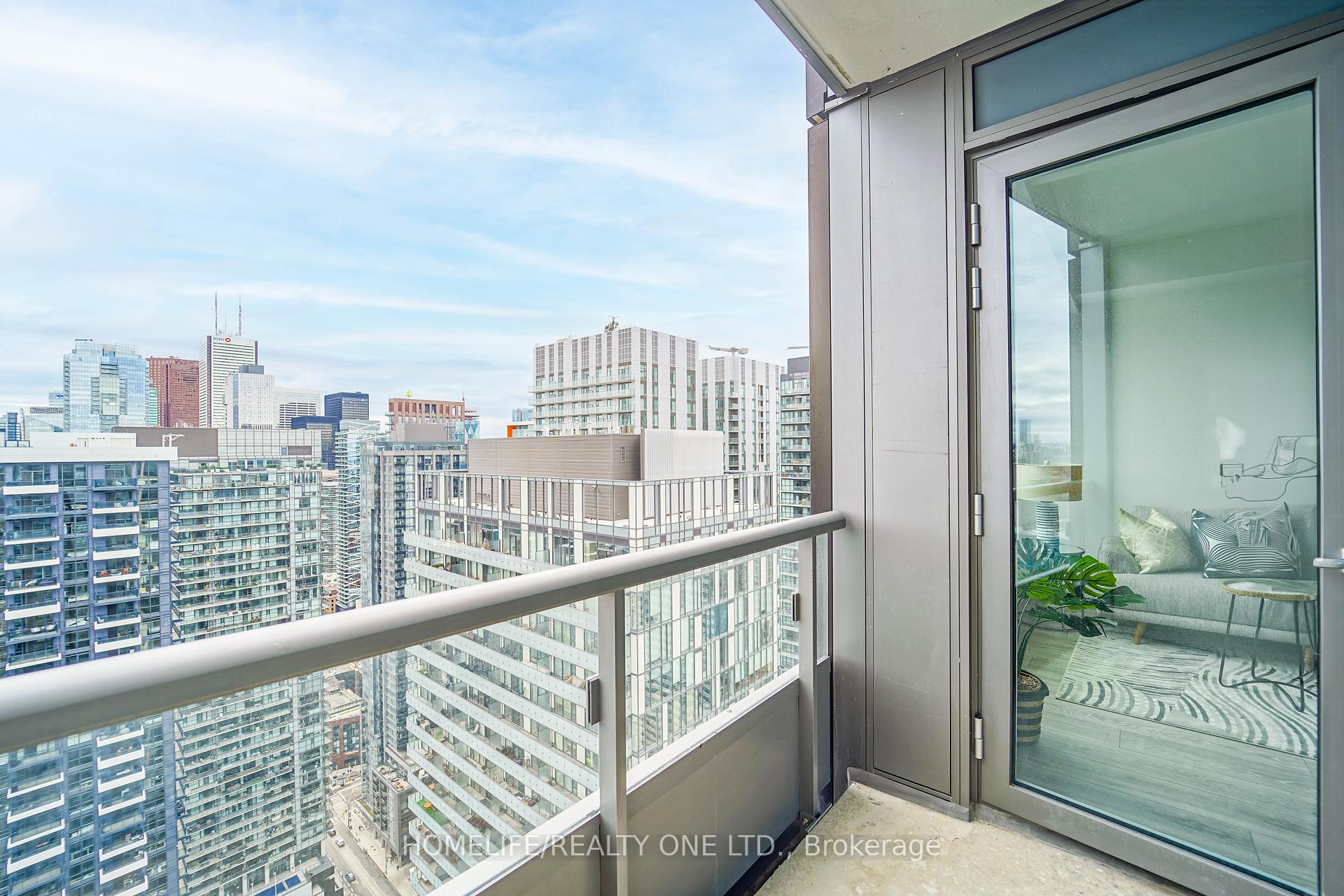 1 Bedroom Condo at 108 Peter, Toronto For sale
