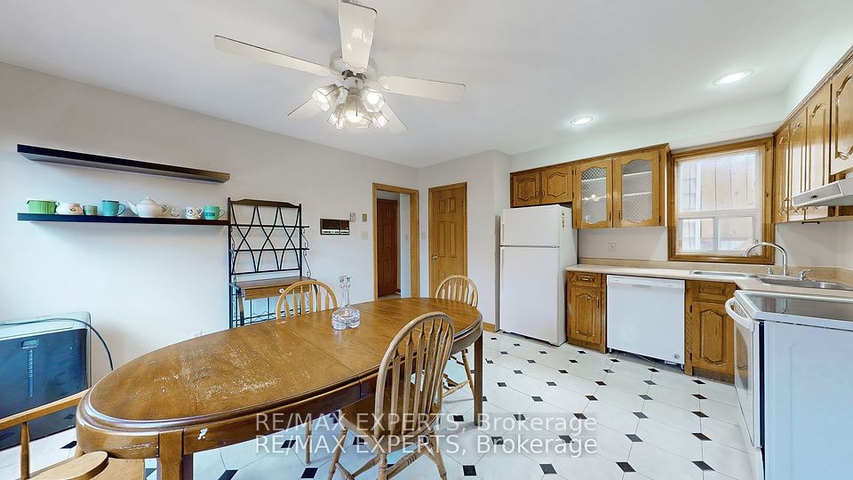106 Kenwood Avenue UPPER