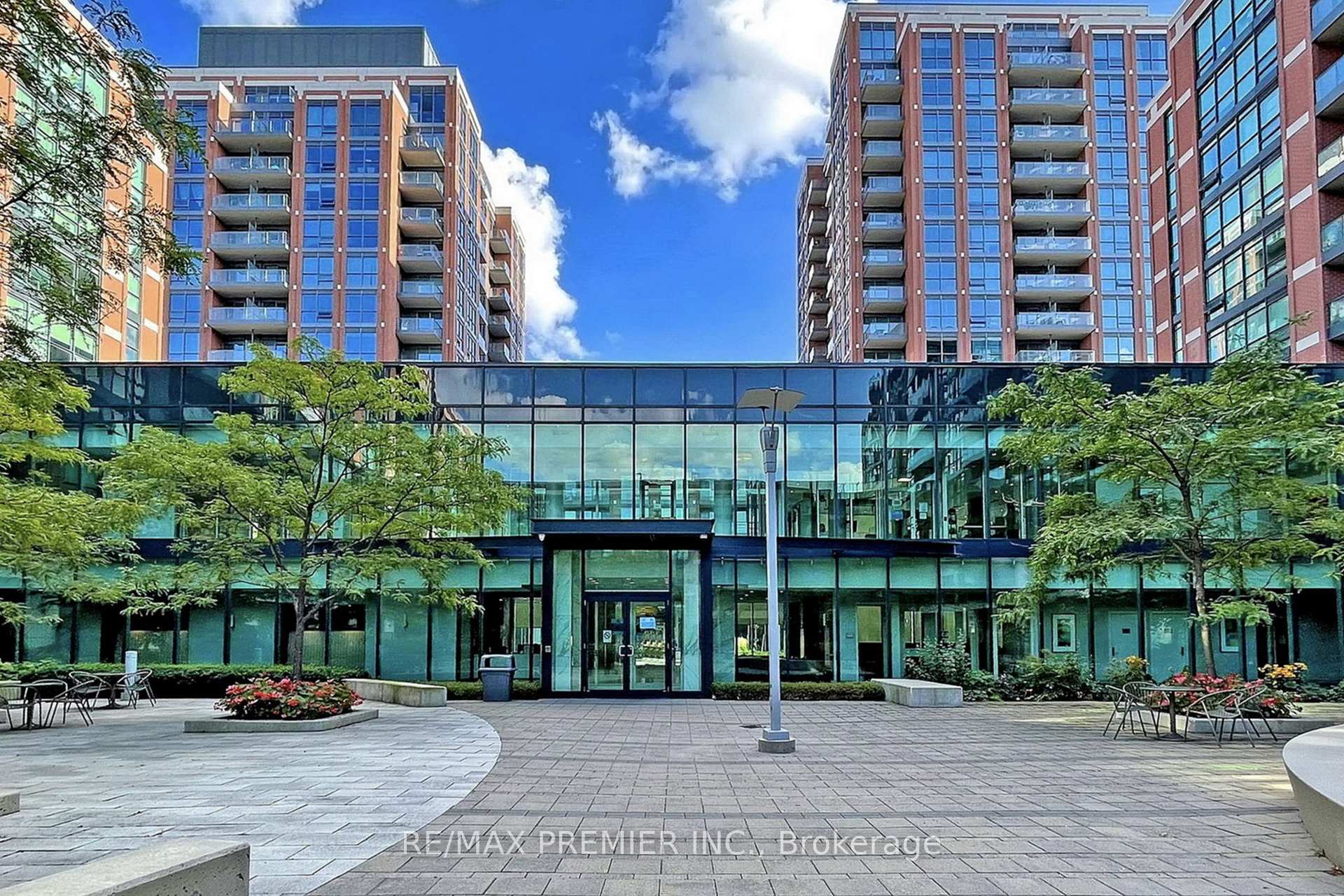 2 Bedrooms Condo at 525 Wilson, Toronto For sale