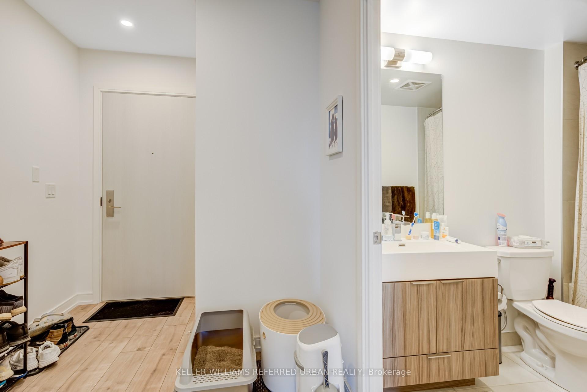 2 Bedrooms Condo at 30 Samuel Wood, Toronto For sale