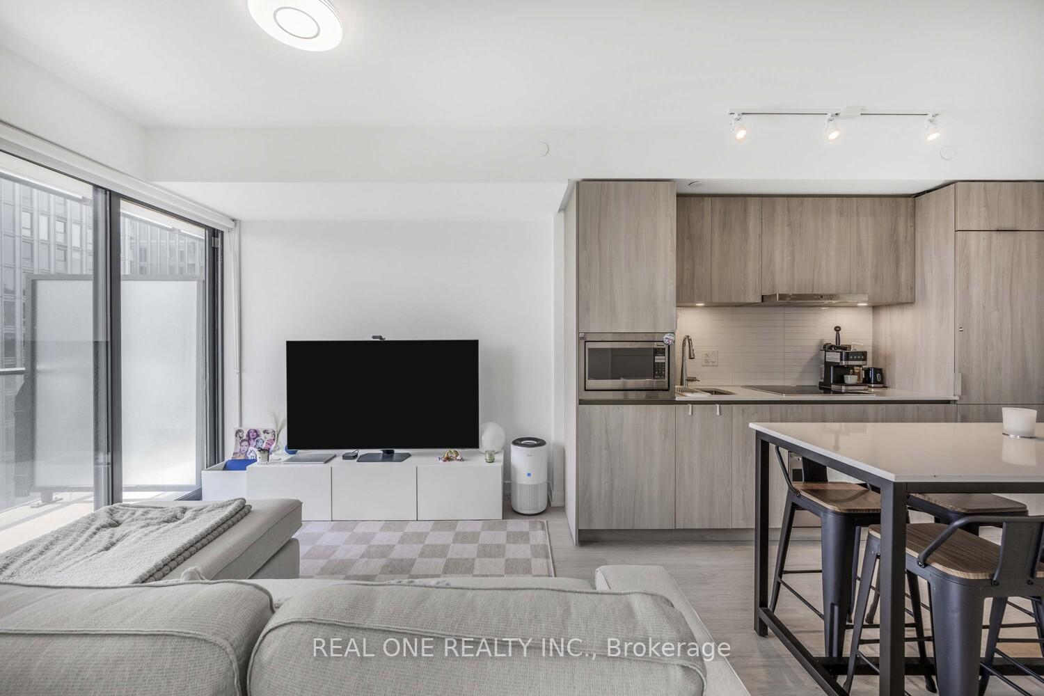 2 Bedrooms Condo at 47 Mutual, Toronto For sale