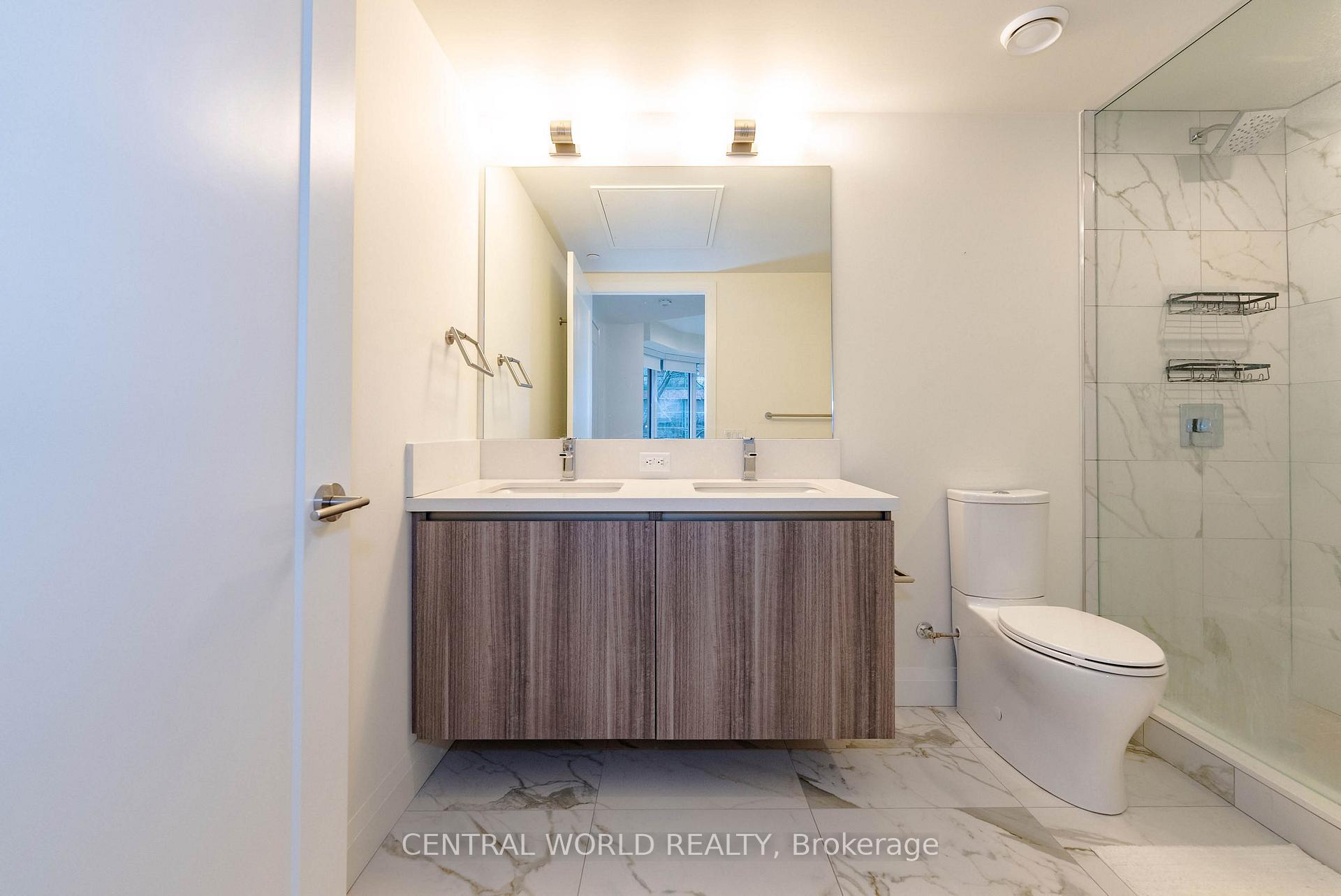 2 Bedrooms Condo at 151 Avenue, Toronto For sale