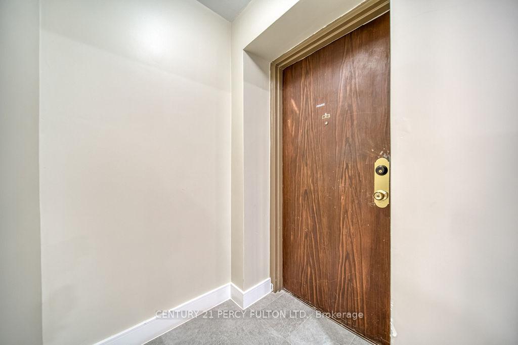 1 Bedroom Condo at 921 Midland, Toronto For sale