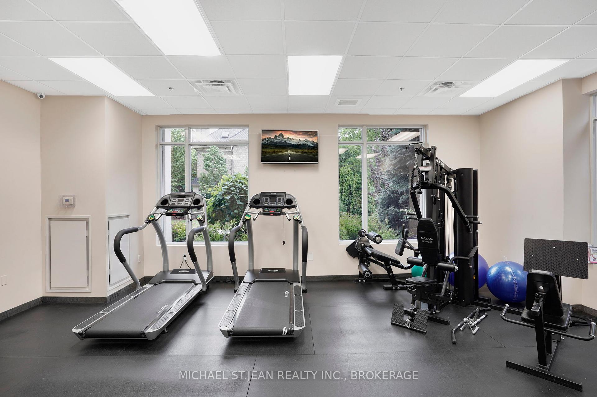 1 Bedroom Condo at 90 Charlton, Hamilton For sale